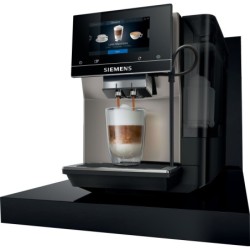 SIEMENS Kaffeevollautomat EQ.700 classic TP705D01, intuitives Full-Touch-Display, automatische Milchsystem-Reinigung