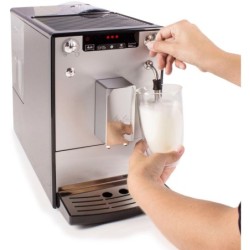Melitta Kaffeevollautomat Solo® & Milk E953-202, silber/schwarz, Café crème & Espresso per One Touch, Düse für Milchschaum