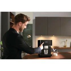 Miele Kaffeevollautomat CM 6160 MilkPerfection, Genießerprofile, Kaffeekannenfunktion, Gutschein für Pflegeset im Wert von UVP 53,99 €